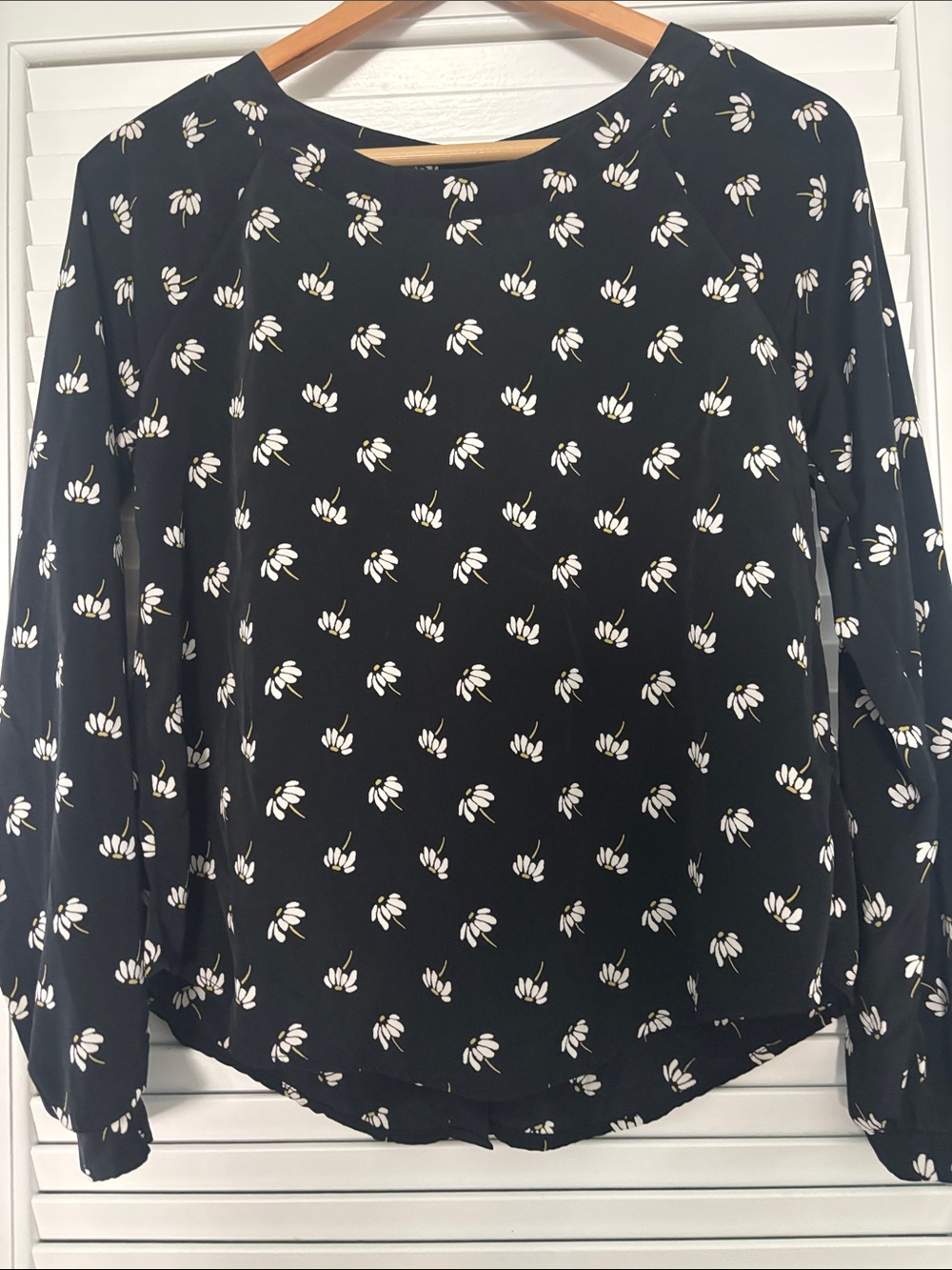 Lush Black Floral-Print Long Sleeve Blouse with White Blossoms